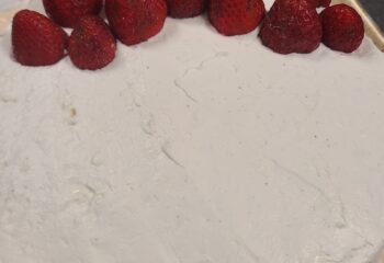 Strawberries and cream cake cups
