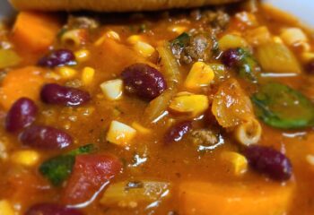 Roasted tomato and vegetable soup