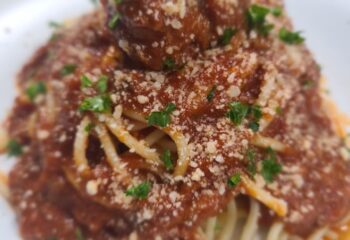 Spaghetti and turkey meatballs